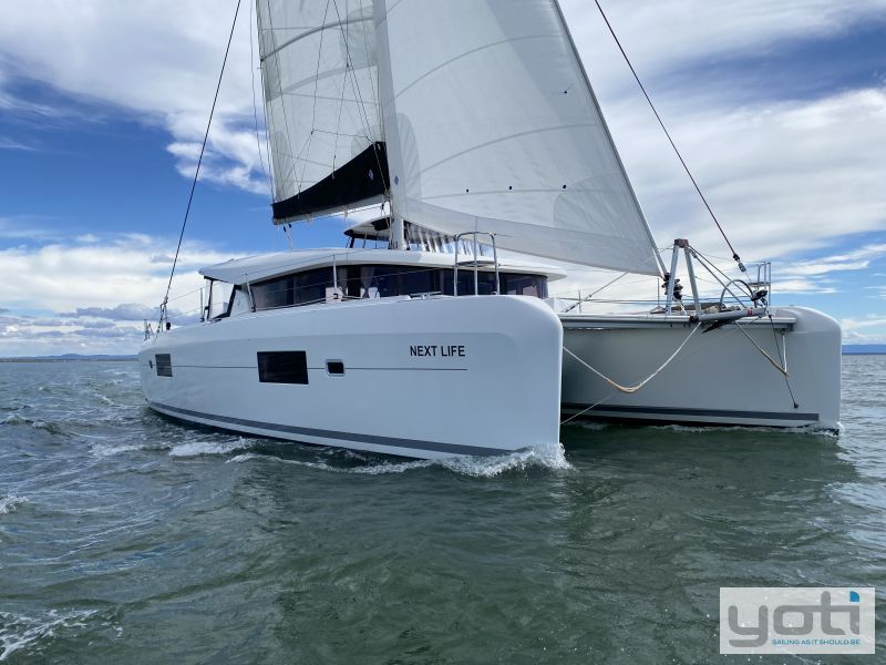 Lagoon 42