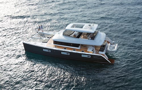 Lagoon-630MY-wins-at-Motor-Boat-Awards-in-London-1