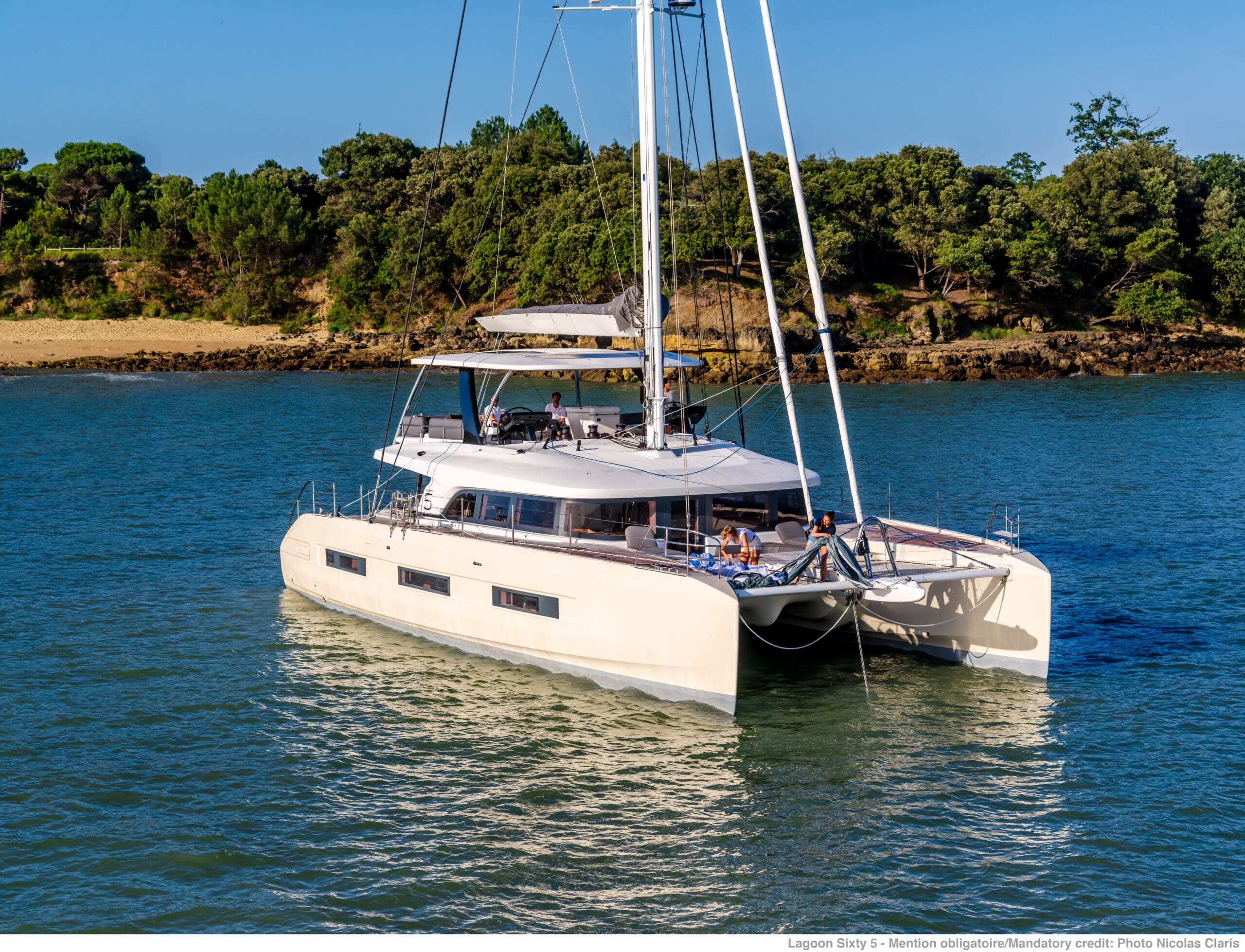 Lagoon 65