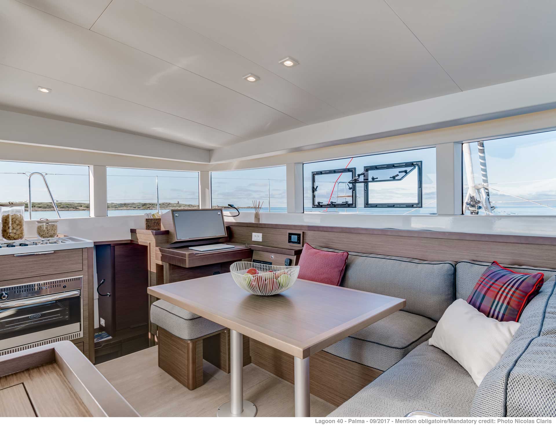 Lagoon 40 Review - Club Marine