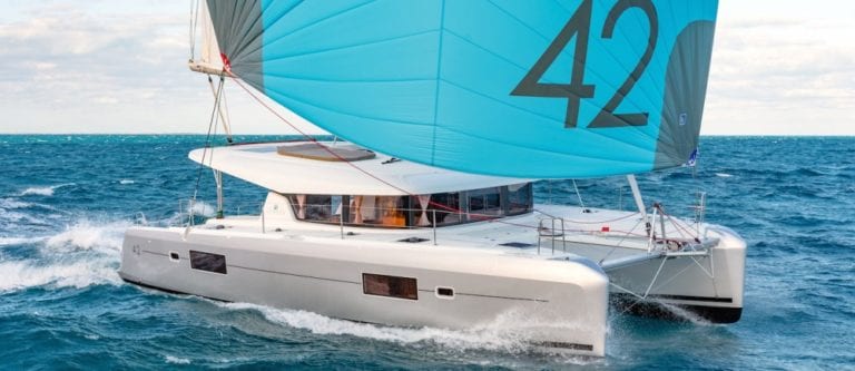 THE LAGOON 42 – WHY SHE’S SO POPULAR