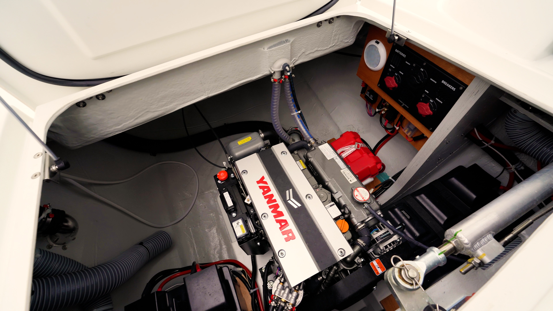 Engine Lagoon 42 Engine