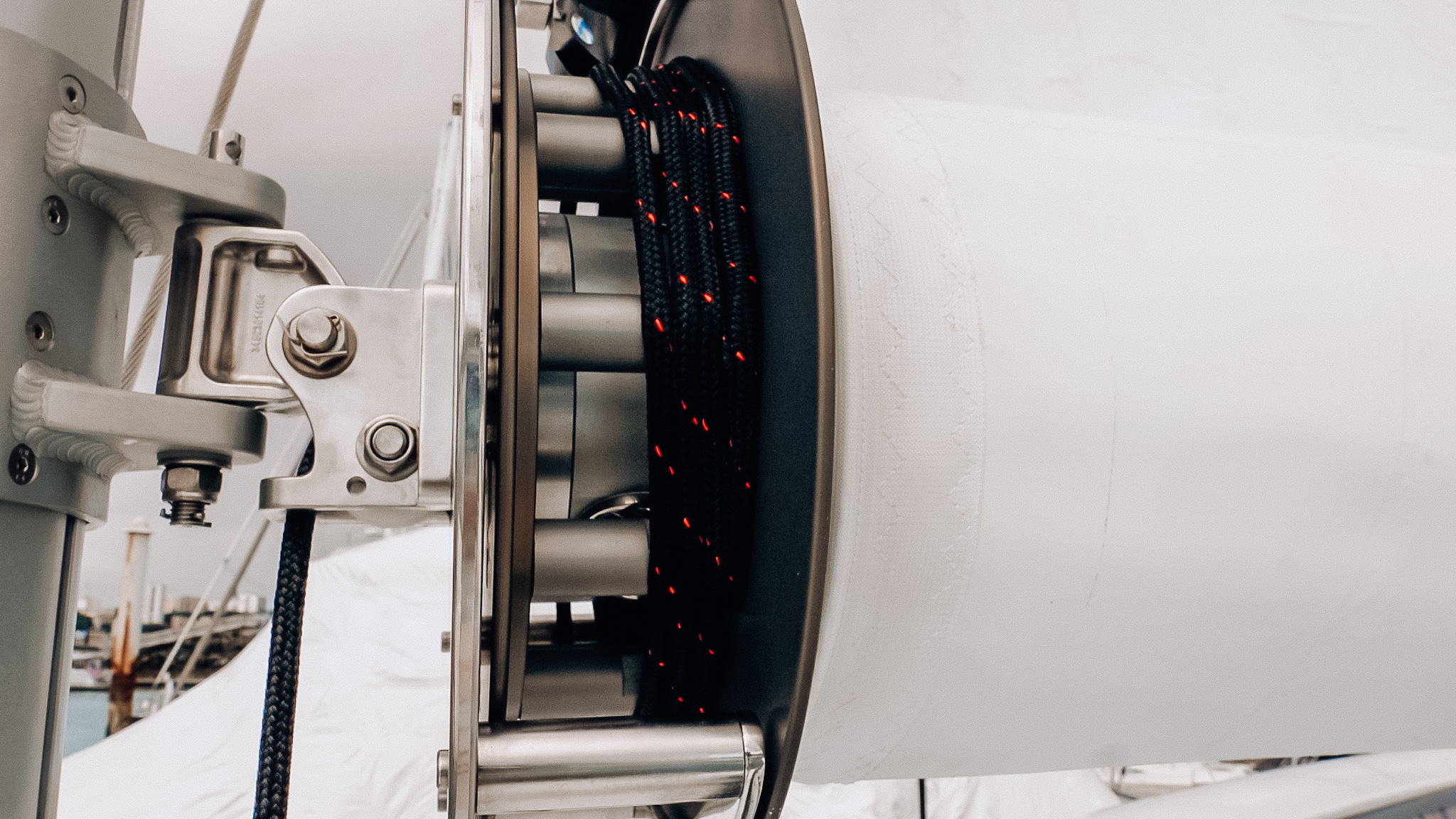 Lagoon Catamaran How to use the electric winch