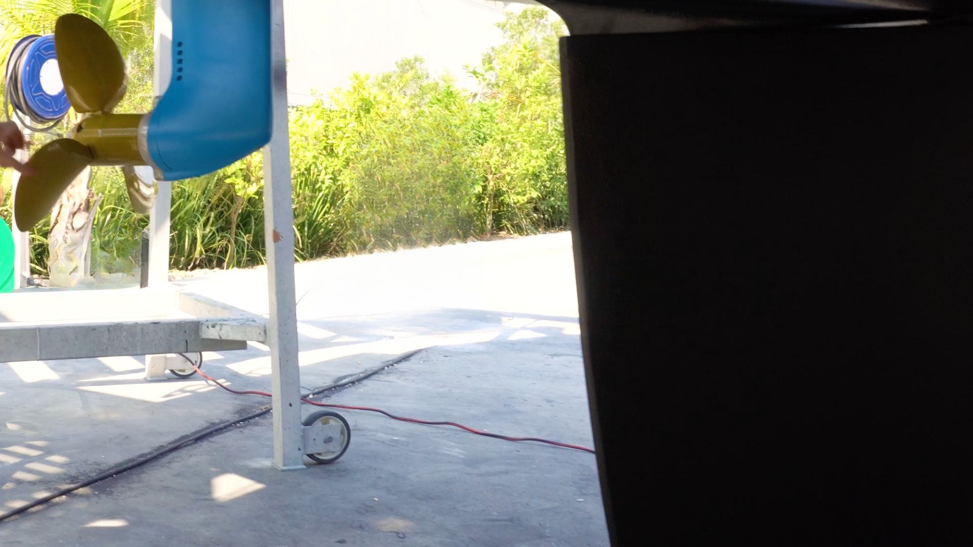 Copy of Copy of INSPIRE & LEARN 18 (3) Lagoon Catamaran How to use the electric winch