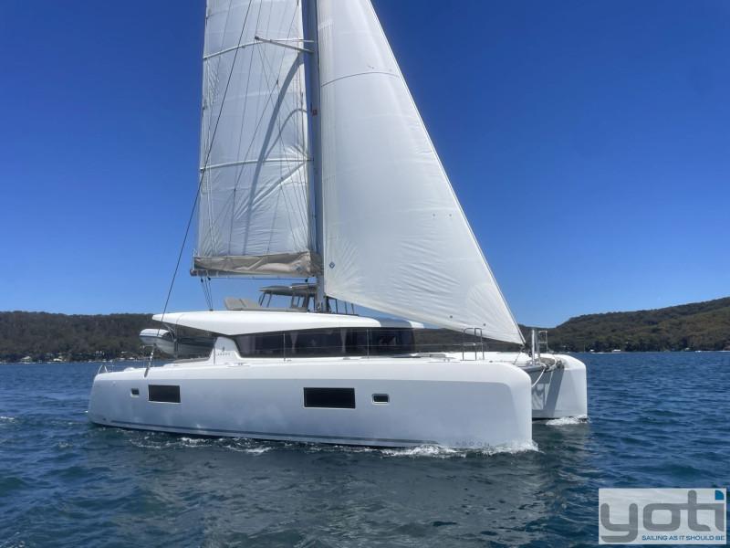 Lagoon 42 – Lets Dance