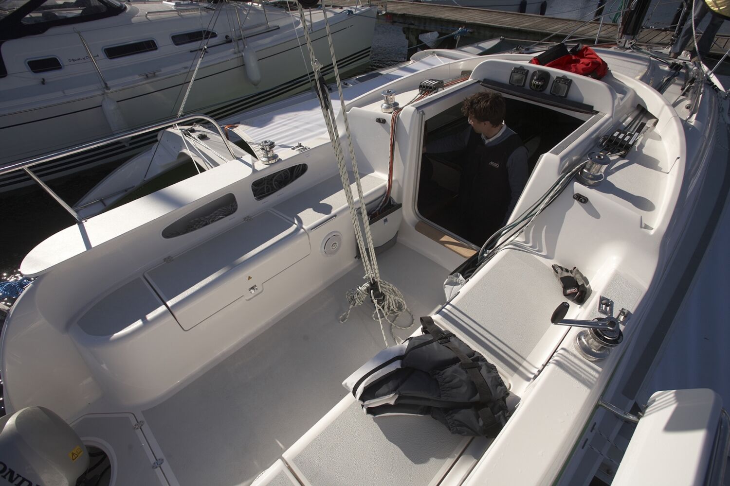 Dragonfly 28 - TMG Yachts Previously The Multihull Group