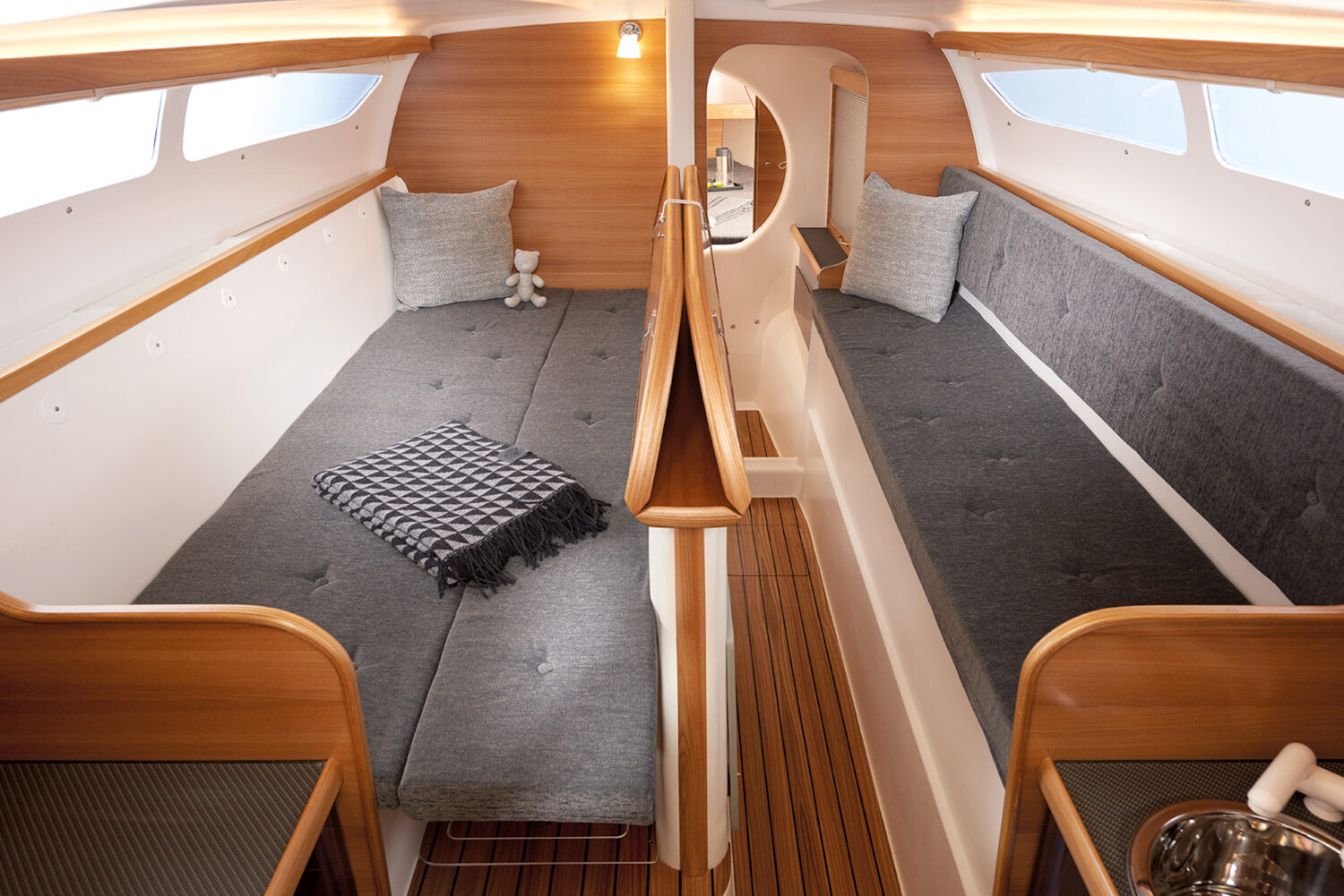 Dragonfly 28 - TMG Yachts Previously The Multihull Group