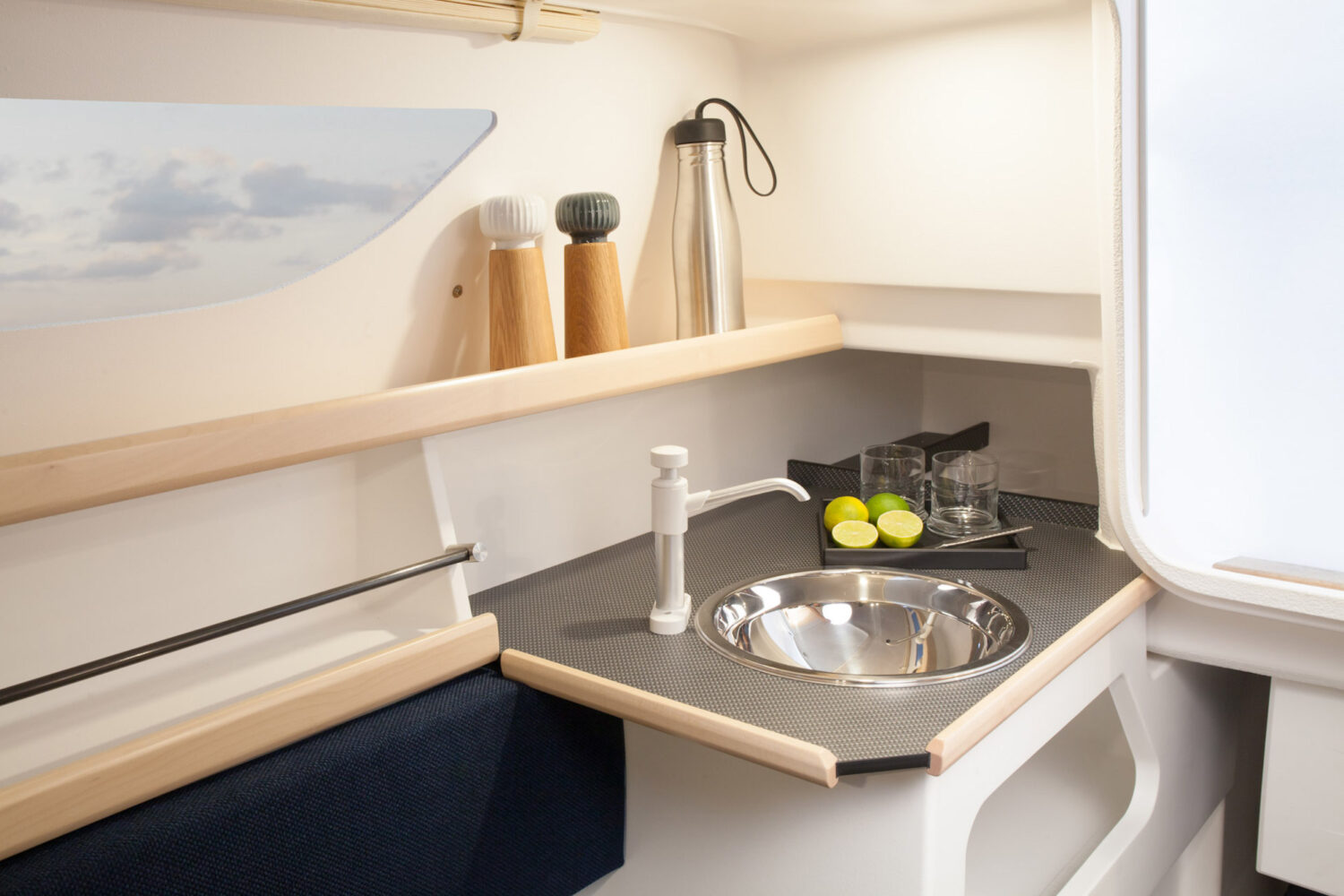 Dragonfly 25 - TMG Yachts Previously The Multihull Group