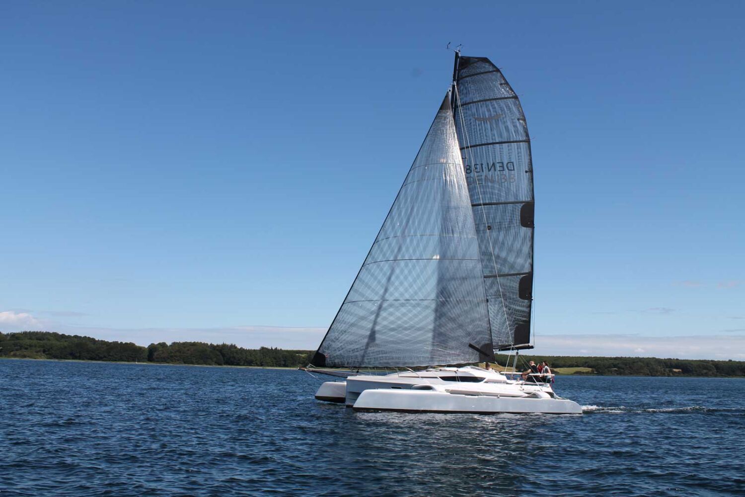 Dragonfly Trimaran