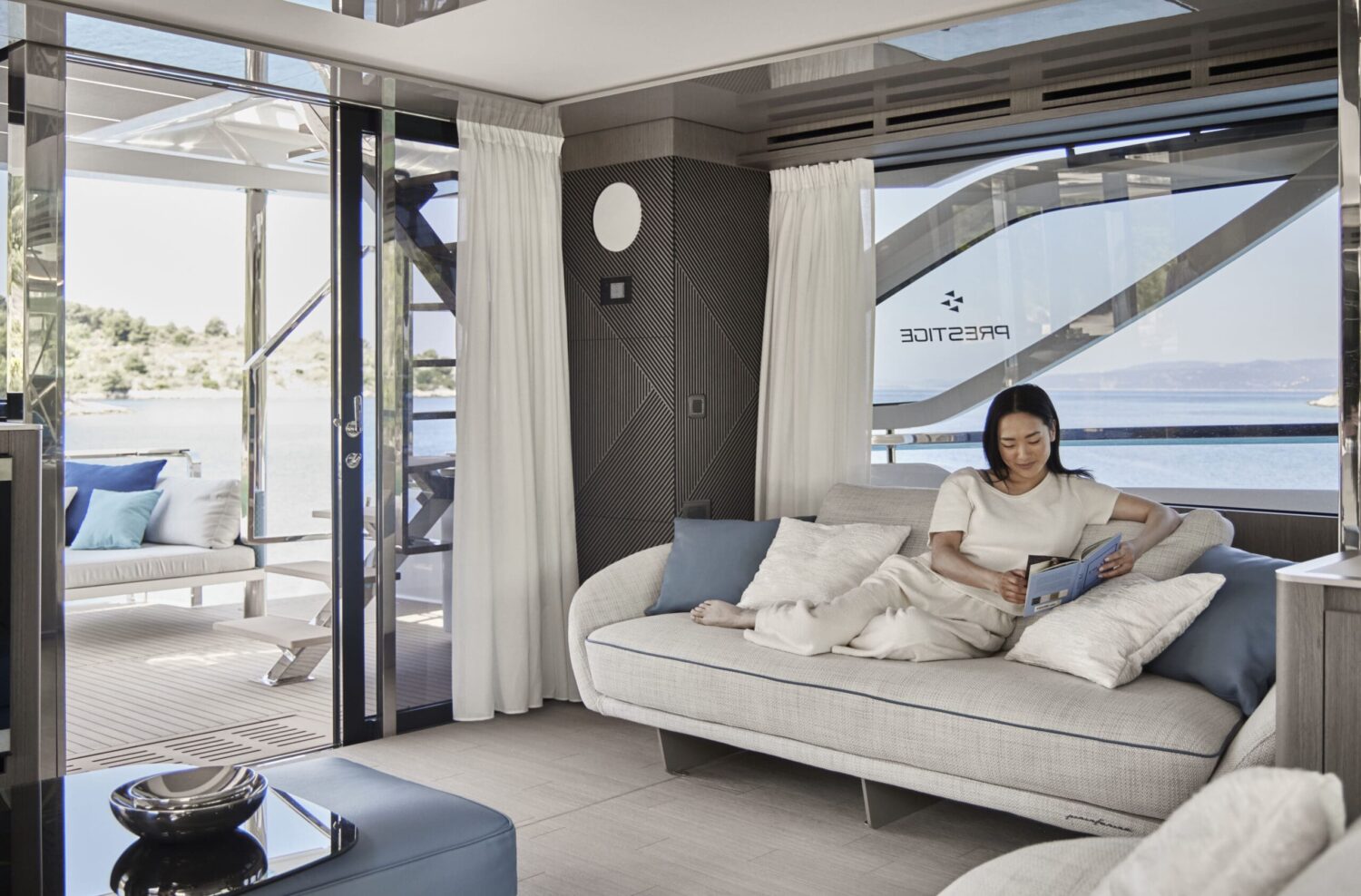 PRESTIGE M8 TMG YACHTS AUSTRALIA